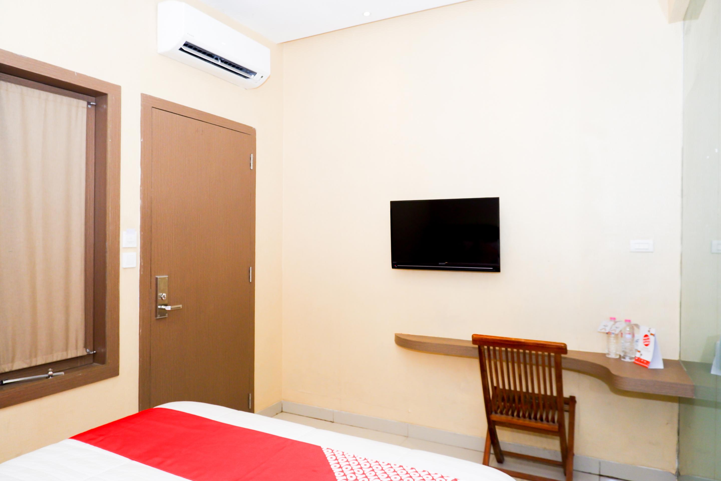 Oyo 379 Grand Mundu Semarang Exterior foto