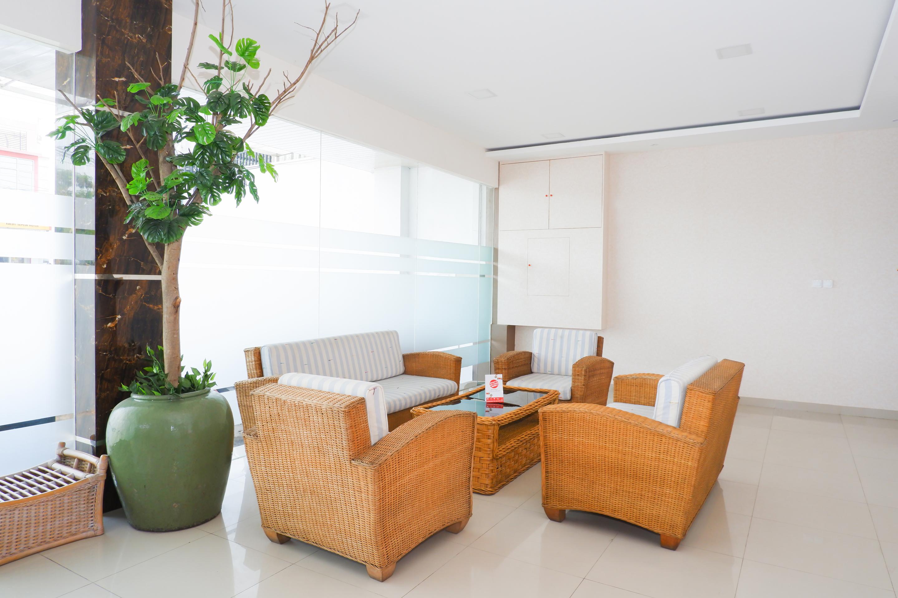 Oyo 379 Grand Mundu Semarang Exterior foto